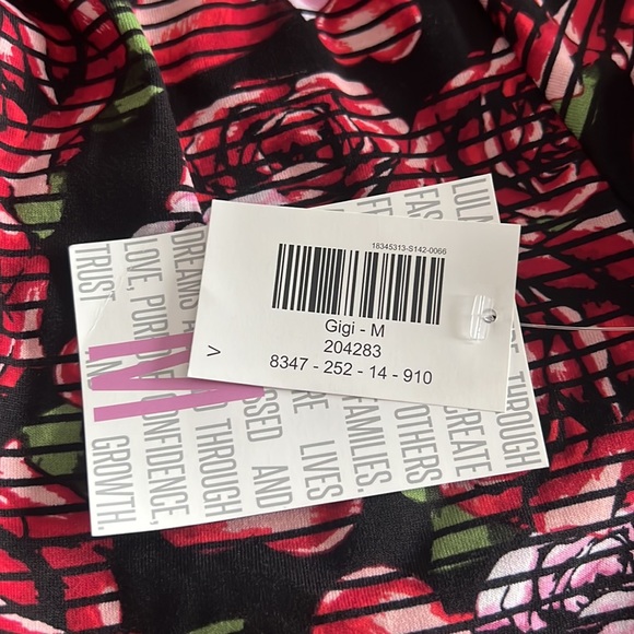 NWT LuLaRoe Classic-T size medium - Picture 8 of 8